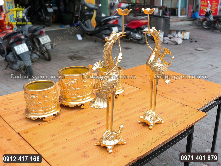 Đ&acirc;y l&agrave; vật phẩm quan trọng v&agrave; kh&ocirc;ng thể thiếu tr&ecirc;n ban thờ gia ti&ecirc;n